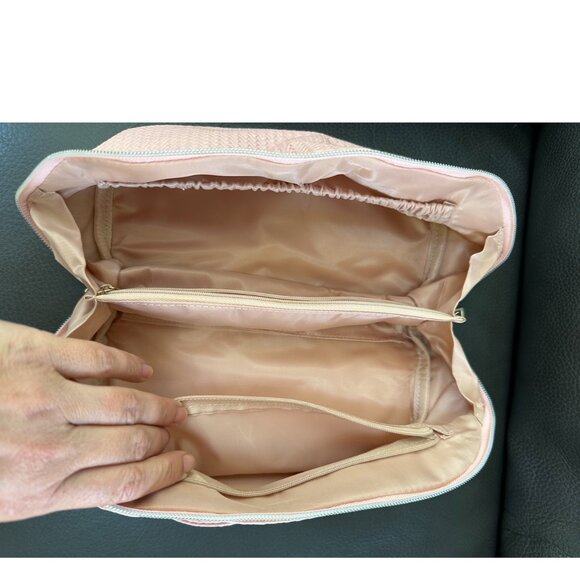 BUNDLE: MAKEUP BAG AND EYELASH BOND&SEAL - Picture 6 of 9